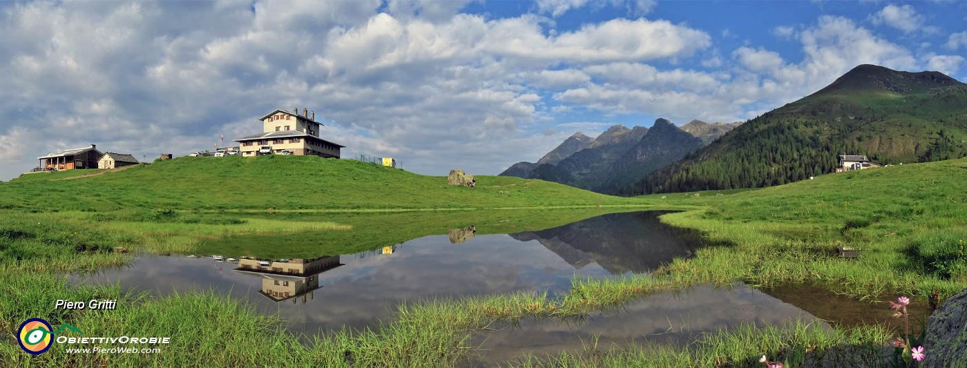 10 Partenza dai Piani dell'Avaro -Rif. Albergo Monte Avaro (1074 m).jpg